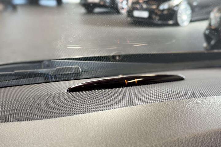Sort Mercedes B200 d fra 2016