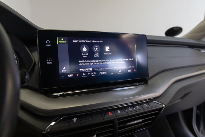 Grå Skoda Octavia fra 2024