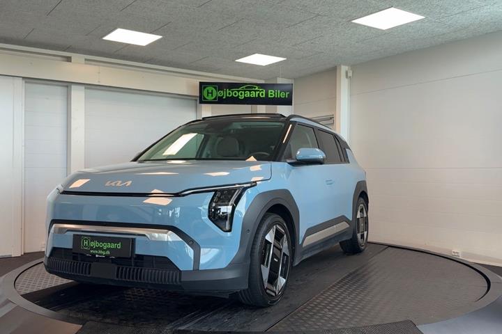 Blå Kia EV3 fra 2025 set udefra