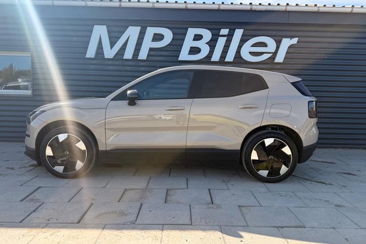 Beige Volvo EX30 fra 2025