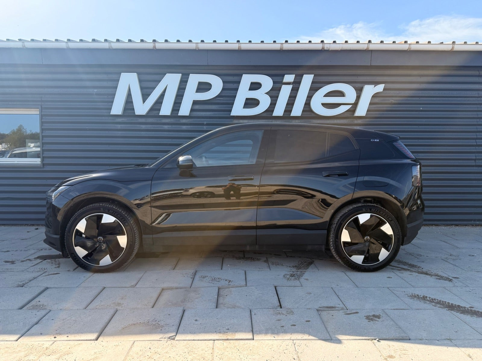 Sort Volvo EX30 fra 2025