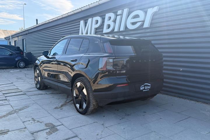 Sort Volvo EX30 fra 2025