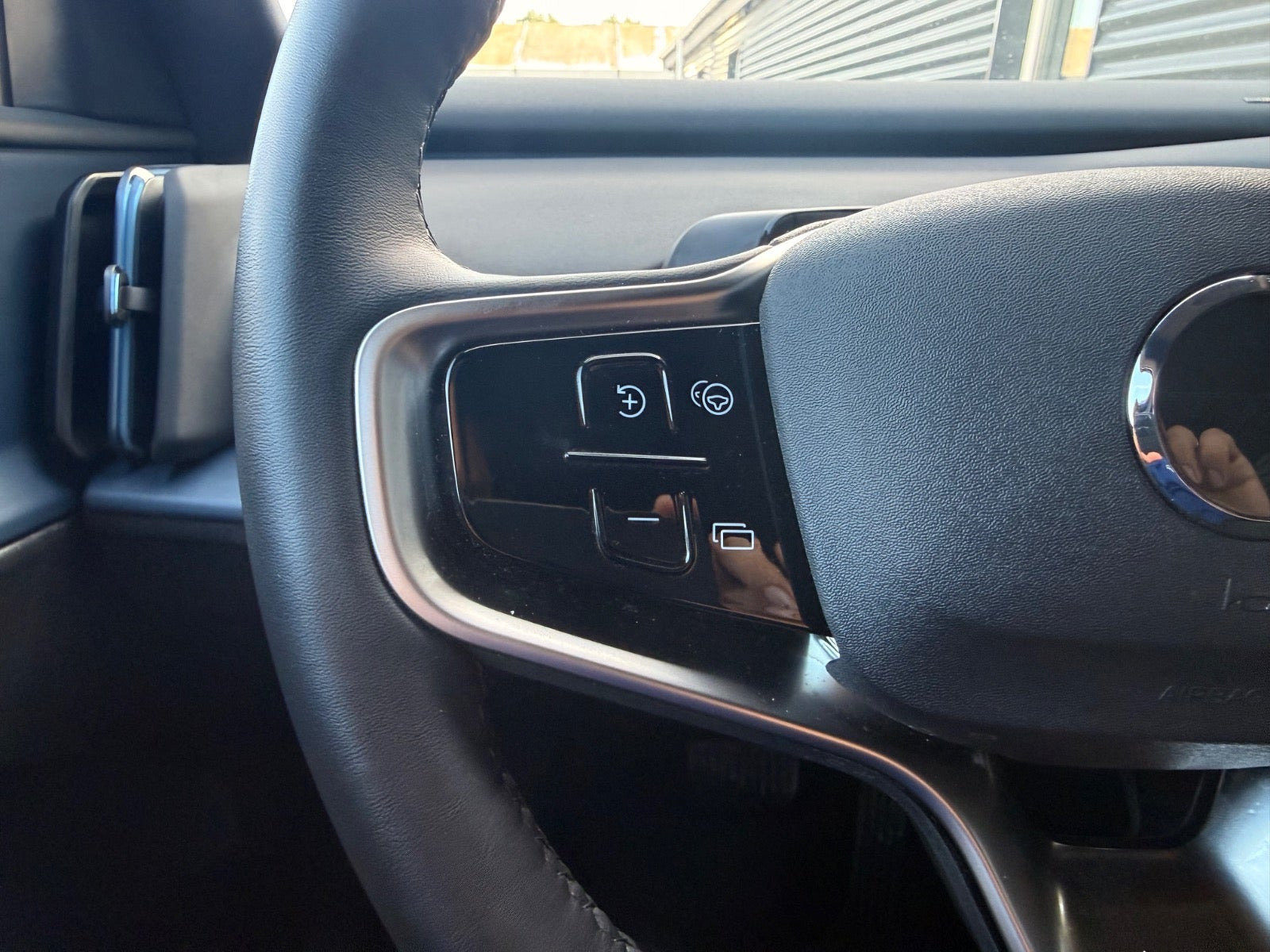 Sort Volvo EX30 fra 2025
