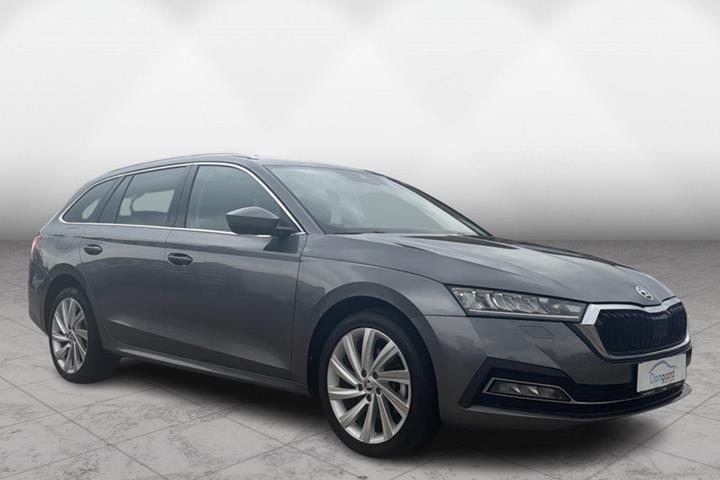 Grå Skoda Octavia fra 2023