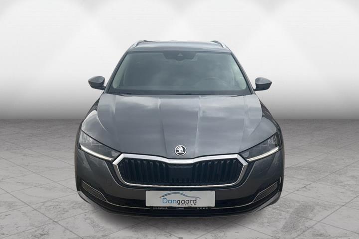 Grå Skoda Octavia fra 2023