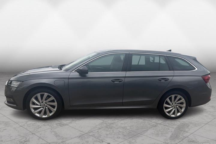 Grå Skoda Octavia fra 2023