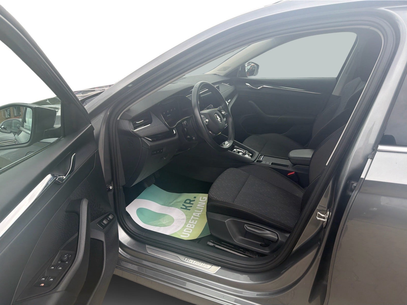 Grå Skoda Octavia fra 2023