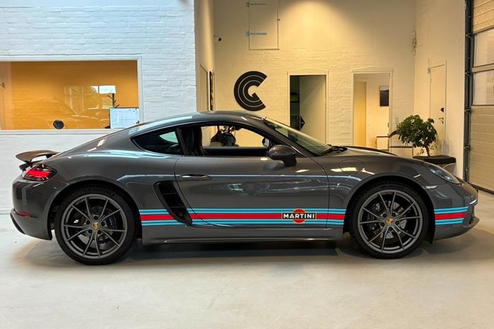 Grå Porsche 718 Cayman fra 2018
