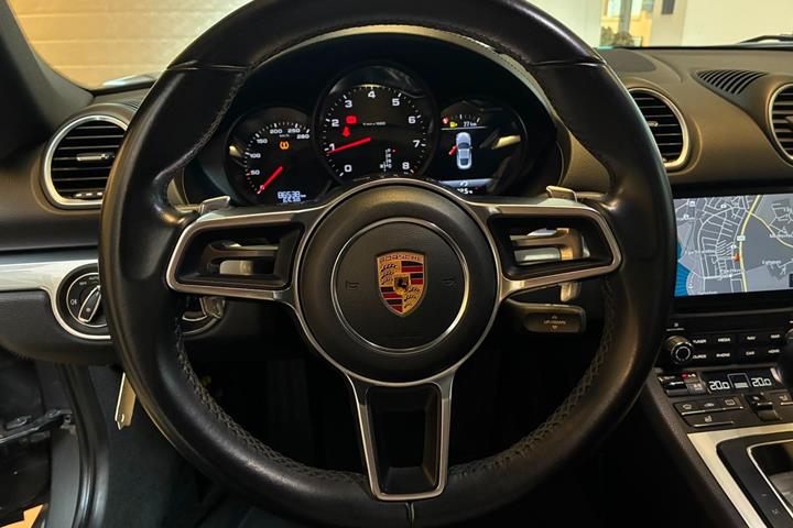 Grå Porsche 718 Cayman fra 2018