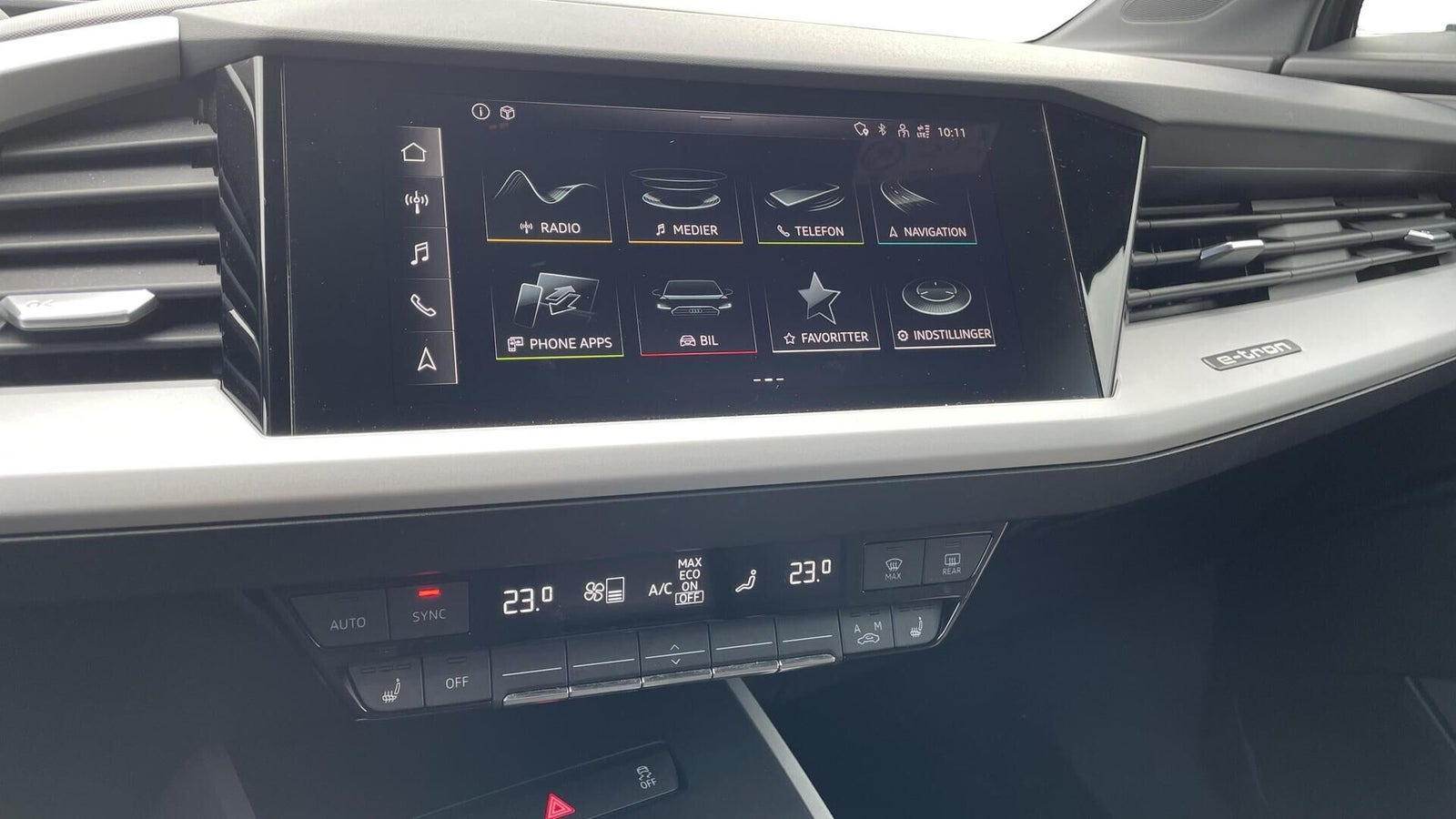 Grå Audi Q4 e-tron fra 2023
