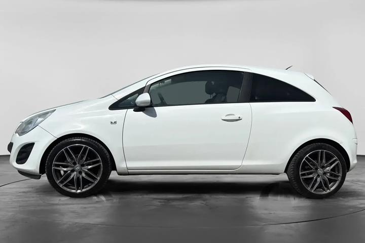 Hvid Opel Corsa fra 2013