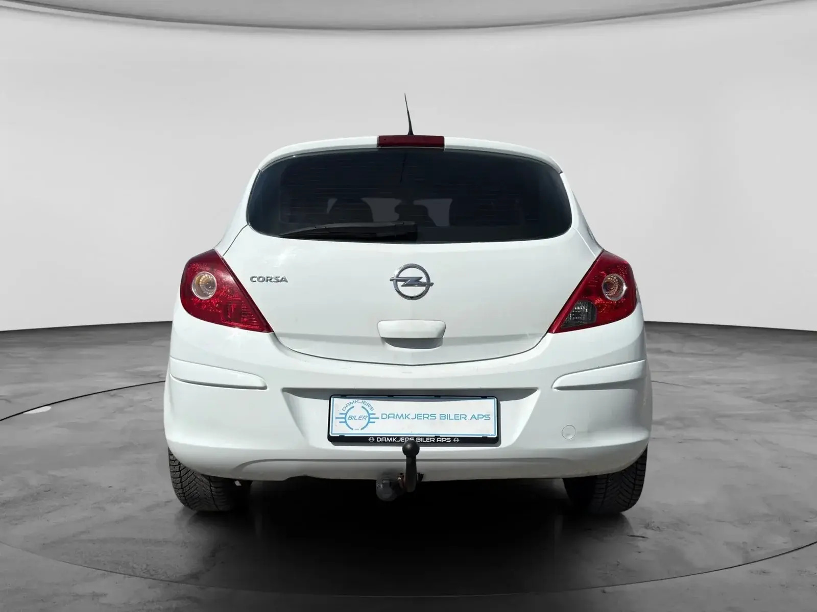Hvid Opel Corsa fra 2013