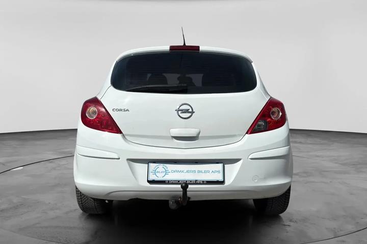 Hvid Opel Corsa fra 2013