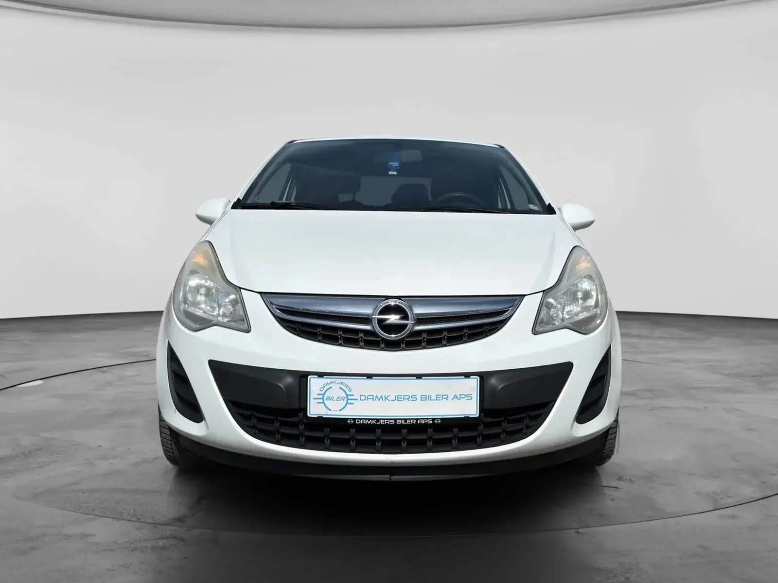 Hvid Opel Corsa fra 2013
