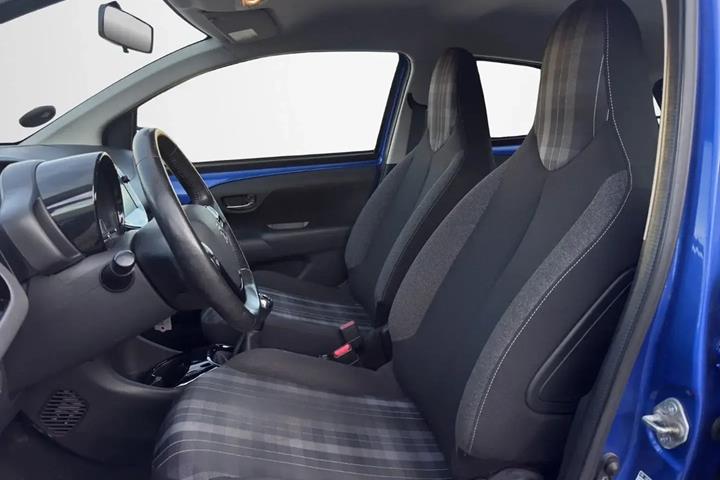 Blå Peugeot 108 fra 2018