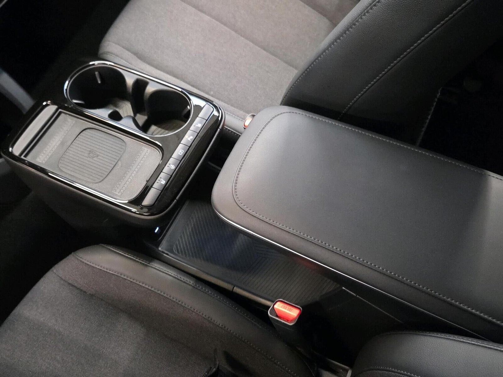 Grå Hyundai Ioniq 5 fra 2025
