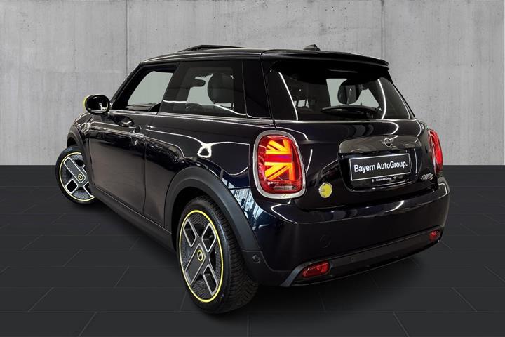Sort Mini Cooper SE fra 2020