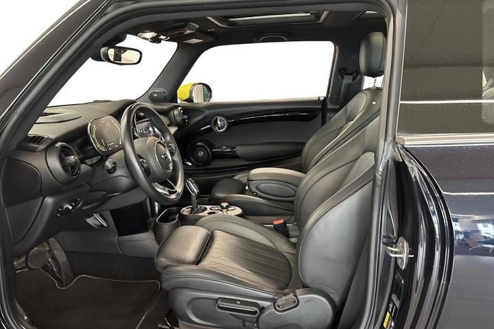Sort Mini Cooper SE fra 2020