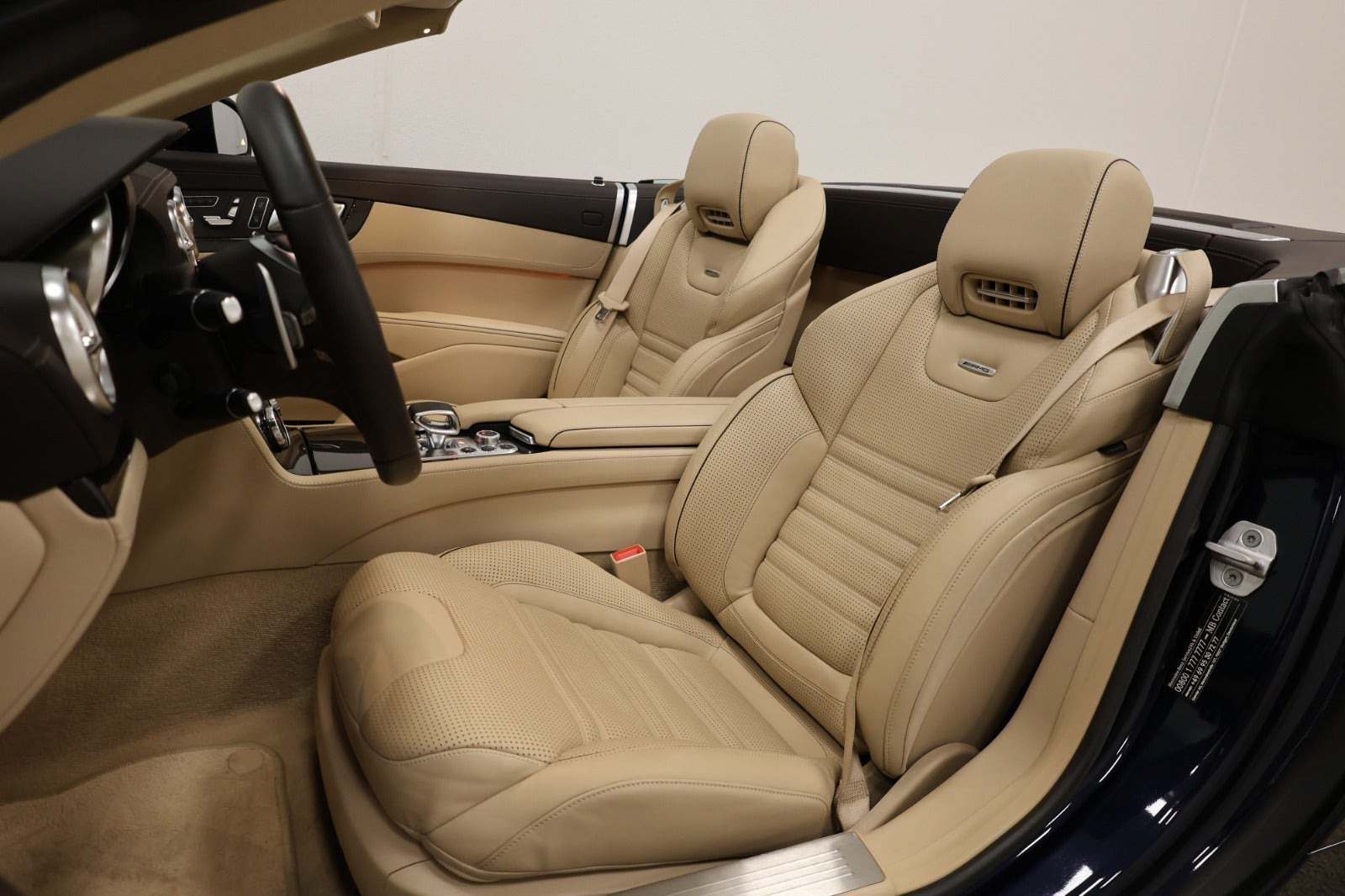 Blå Mercedes SL63 fra 2013