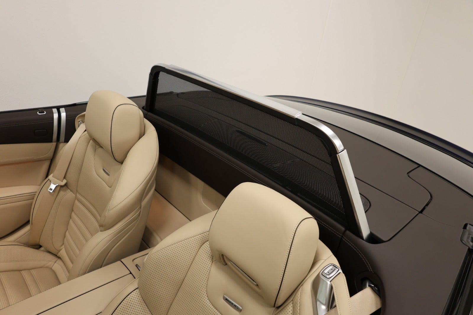 Blå Mercedes SL63 fra 2013