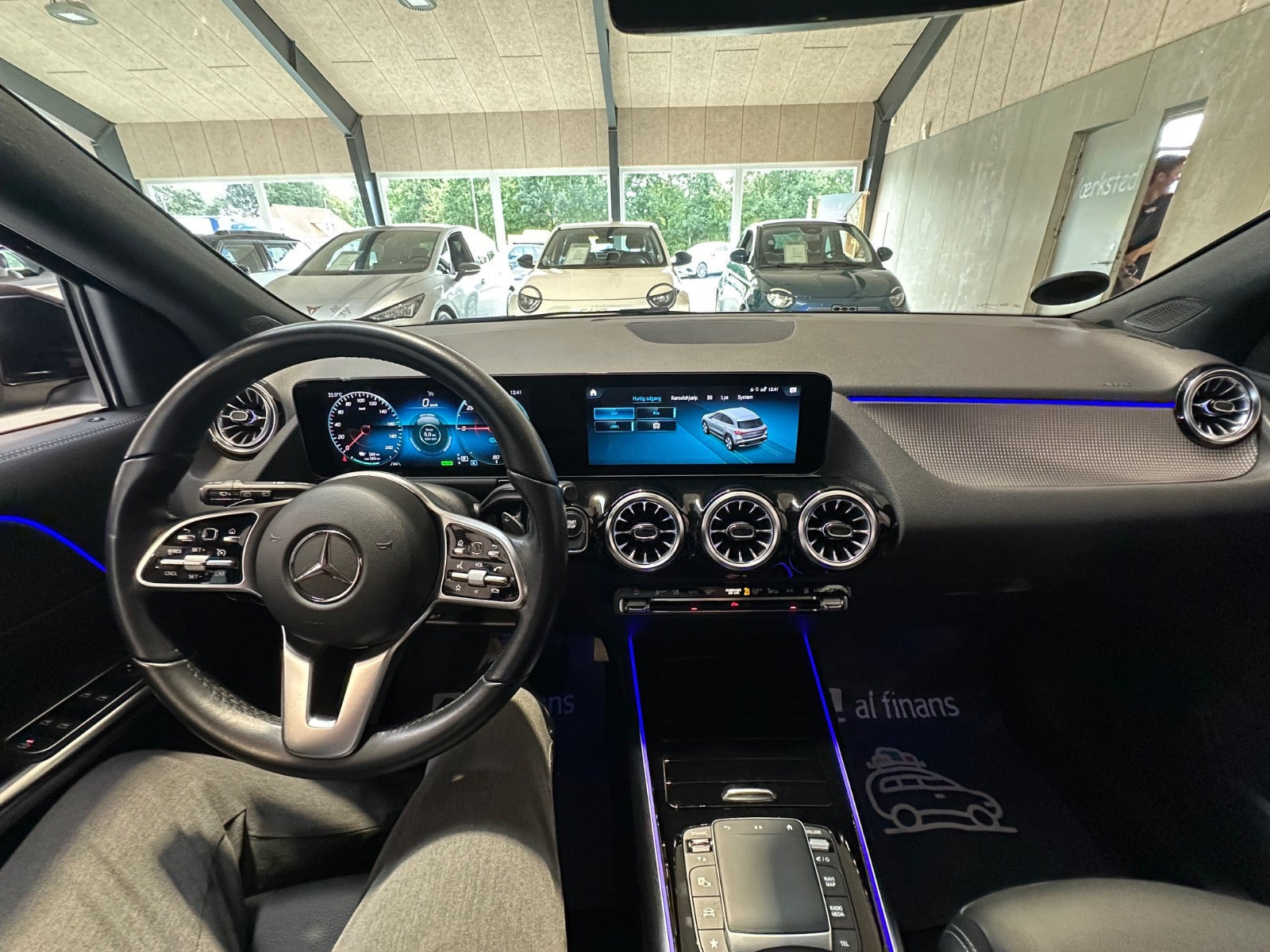 Sort Mercedes EQA250 fra 2021