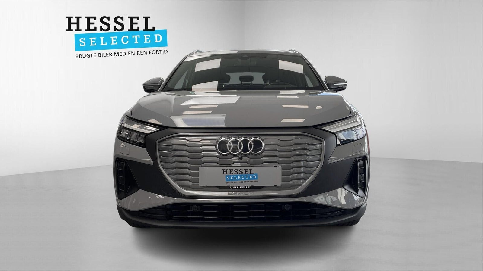 Grå Audi Q4 e-tron fra 2023