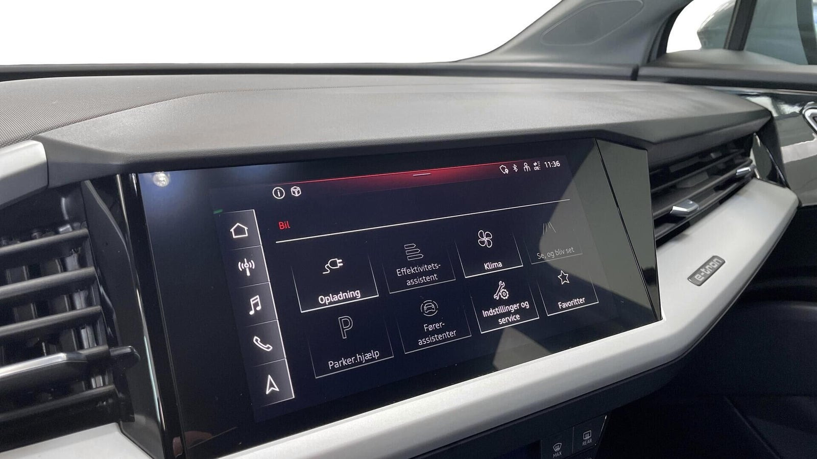 Grå Audi Q4 e-tron fra 2023