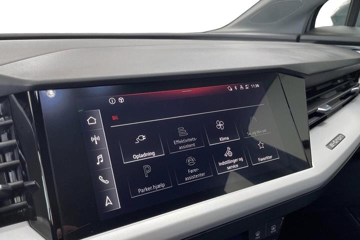 Grå Audi Q4 e-tron fra 2023