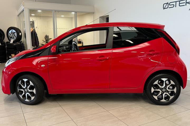 Rød Toyota Aygo fra 2019