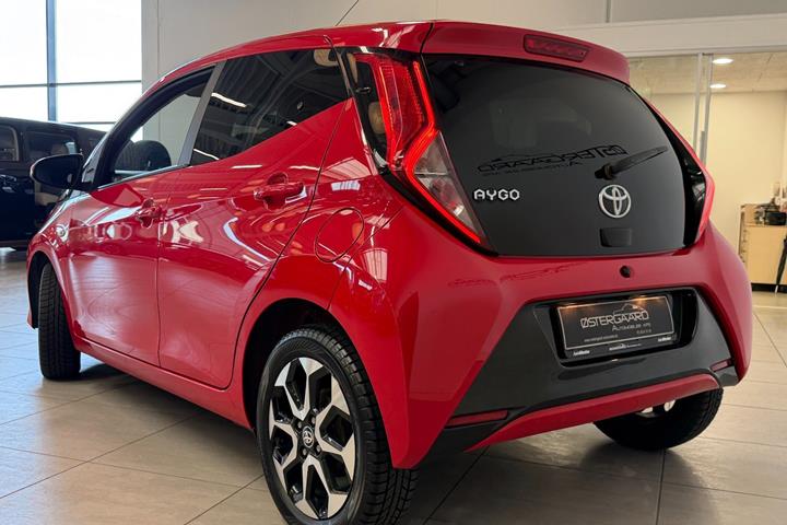 Rød Toyota Aygo fra 2019