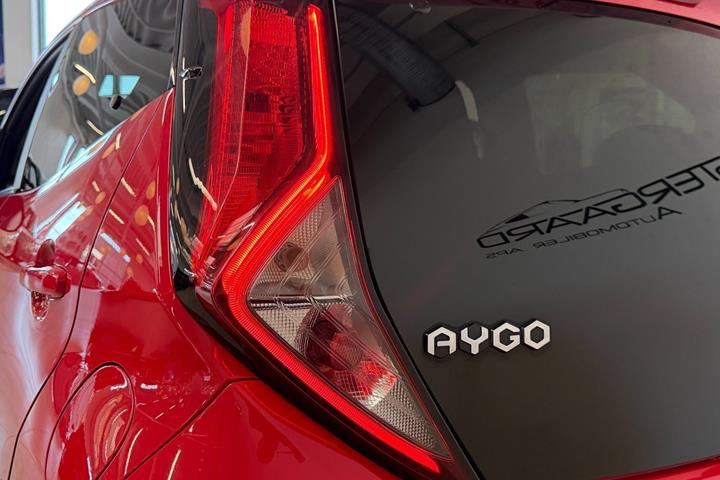 Rød Toyota Aygo fra 2019