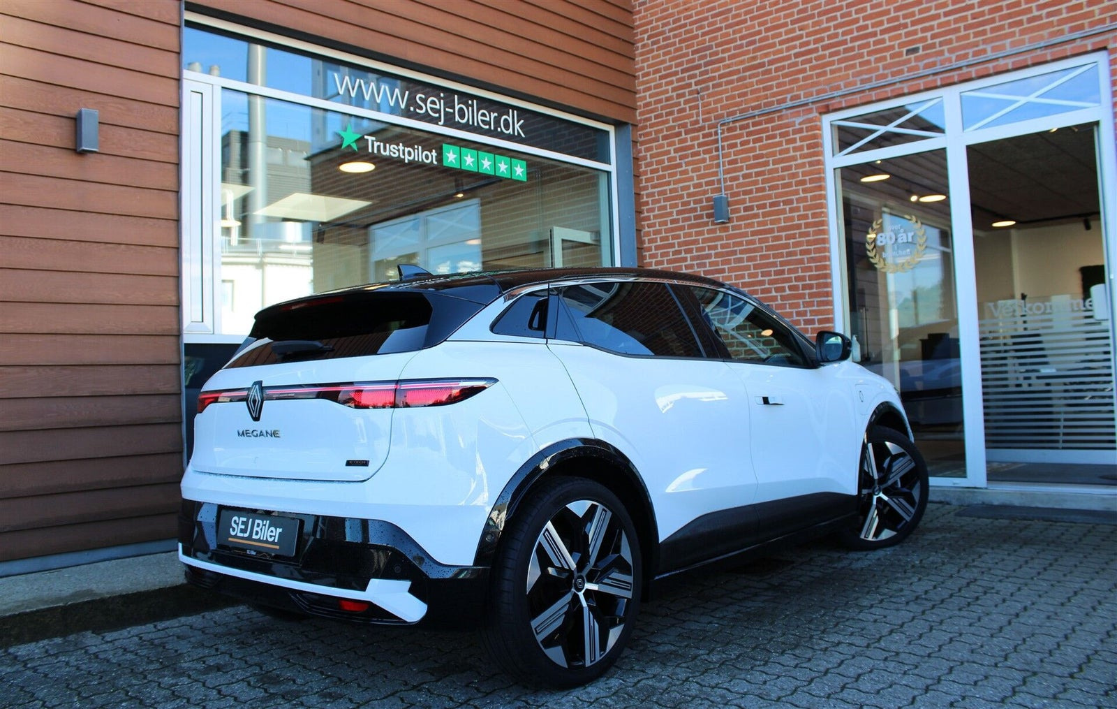 Hvid Renault Megane E-Tech fra 2024