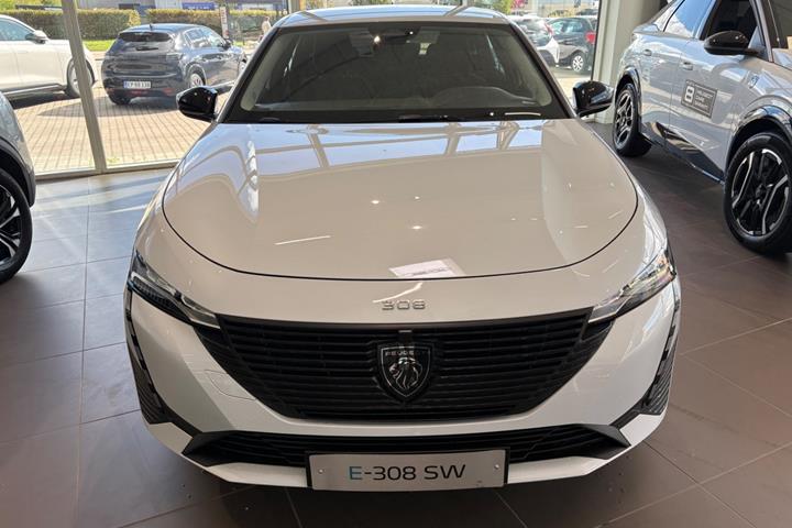 Hvid Peugeot E-308 fra 2025