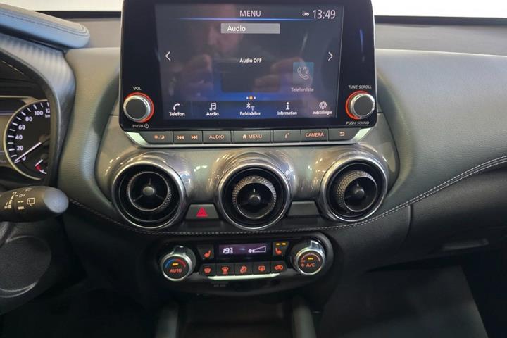 Rød Nissan Juke fra 2020