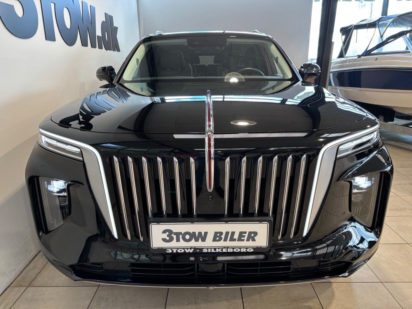 Sort Hongqi E-HS9 fra 2024