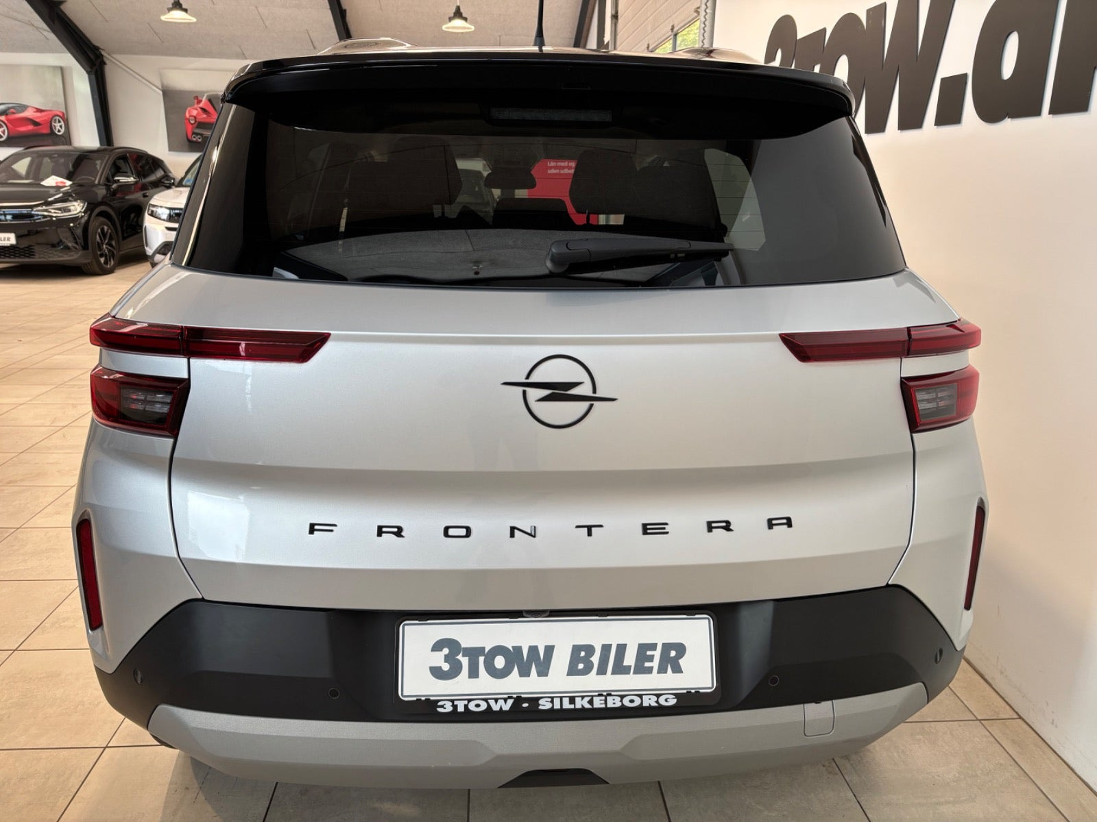 Sølv Opel Frontera fra 2025