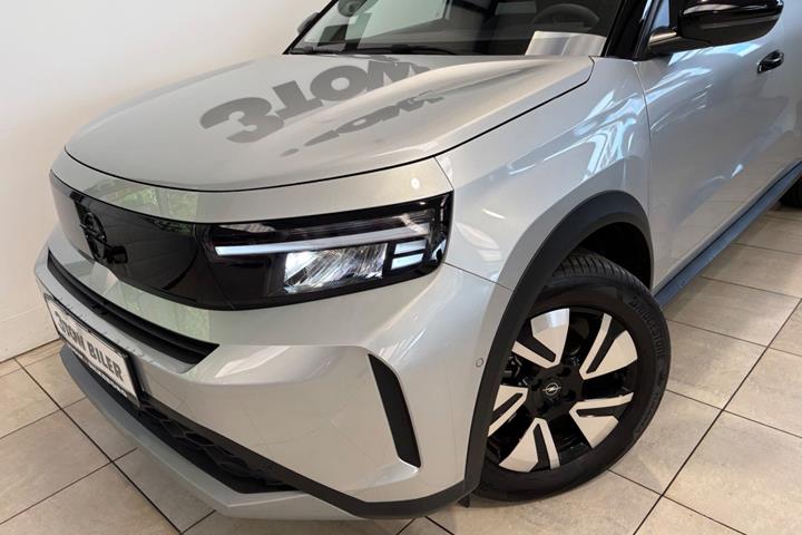Sølv Opel Frontera fra 2025