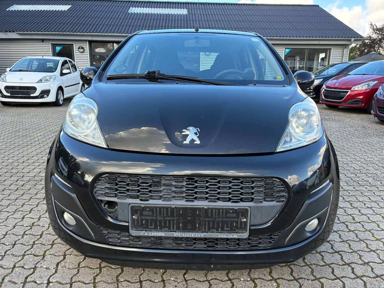Sort Peugeot 107 fra 2014