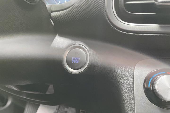 Blå Hyundai Kona fra 2023