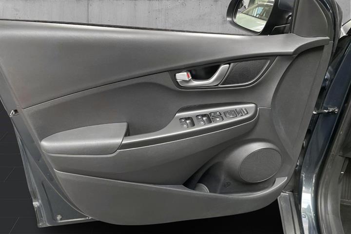 Blå Hyundai Kona fra 2023