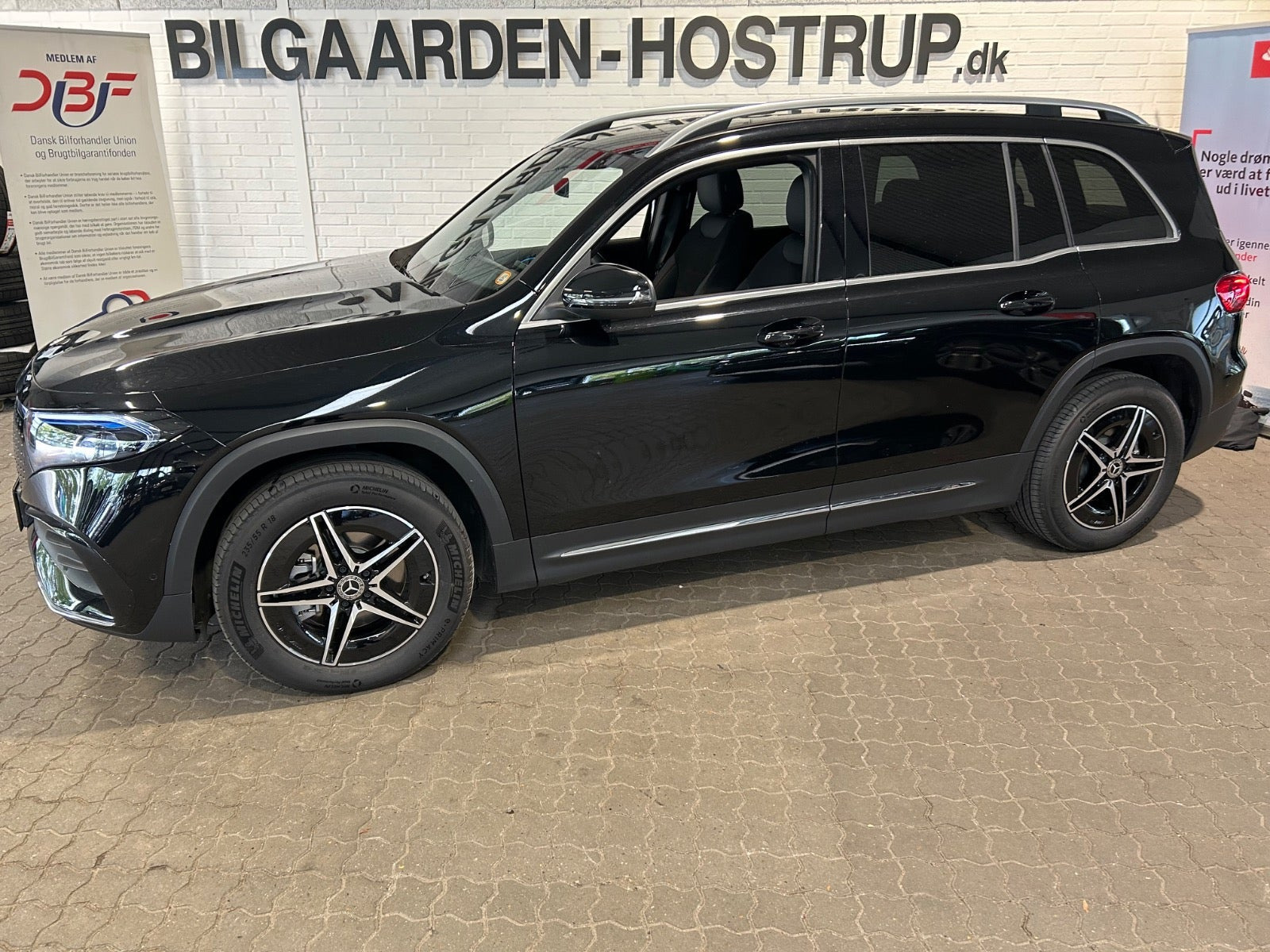 Sort Mercedes EQB250+ fra 2025