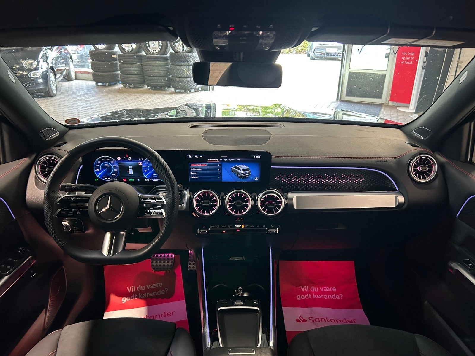 Sort Mercedes EQB250+ fra 2025