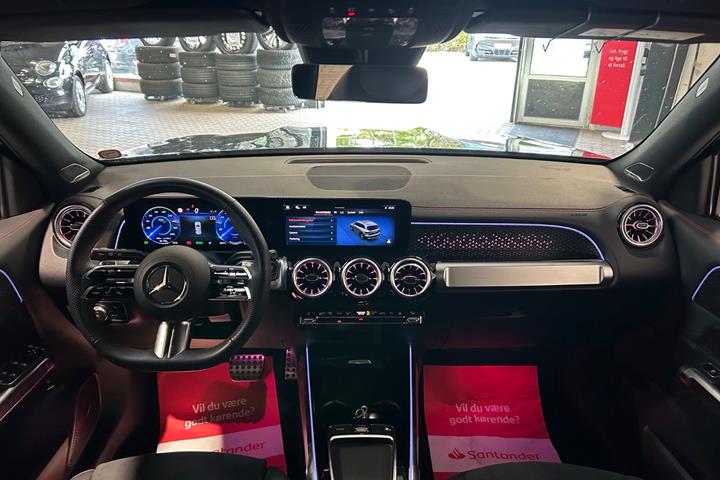 Sort Mercedes EQB250+ fra 2025
