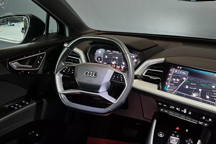 Sort Audi Q4 e-tron fra 2022