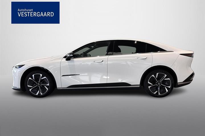 Hvid Mazda 6e fra 2025