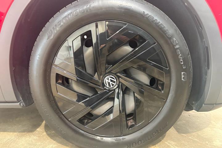 Rød VW ID.4 fra 2023