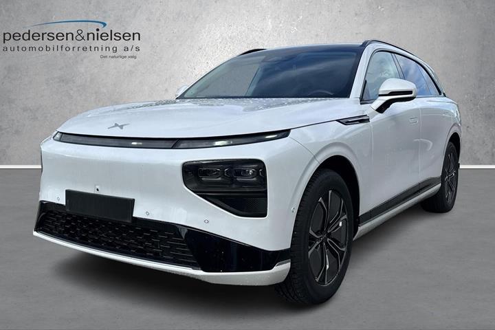 Hvid Xpeng G9 fra 2023