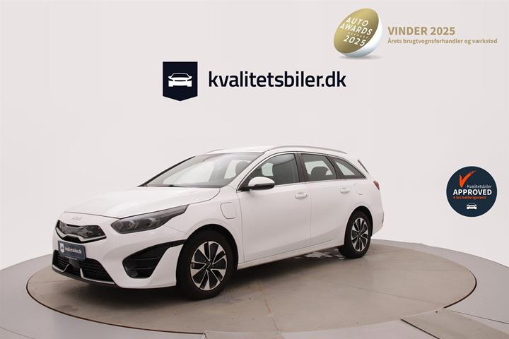 Hvid Kia Ceed fra 2023