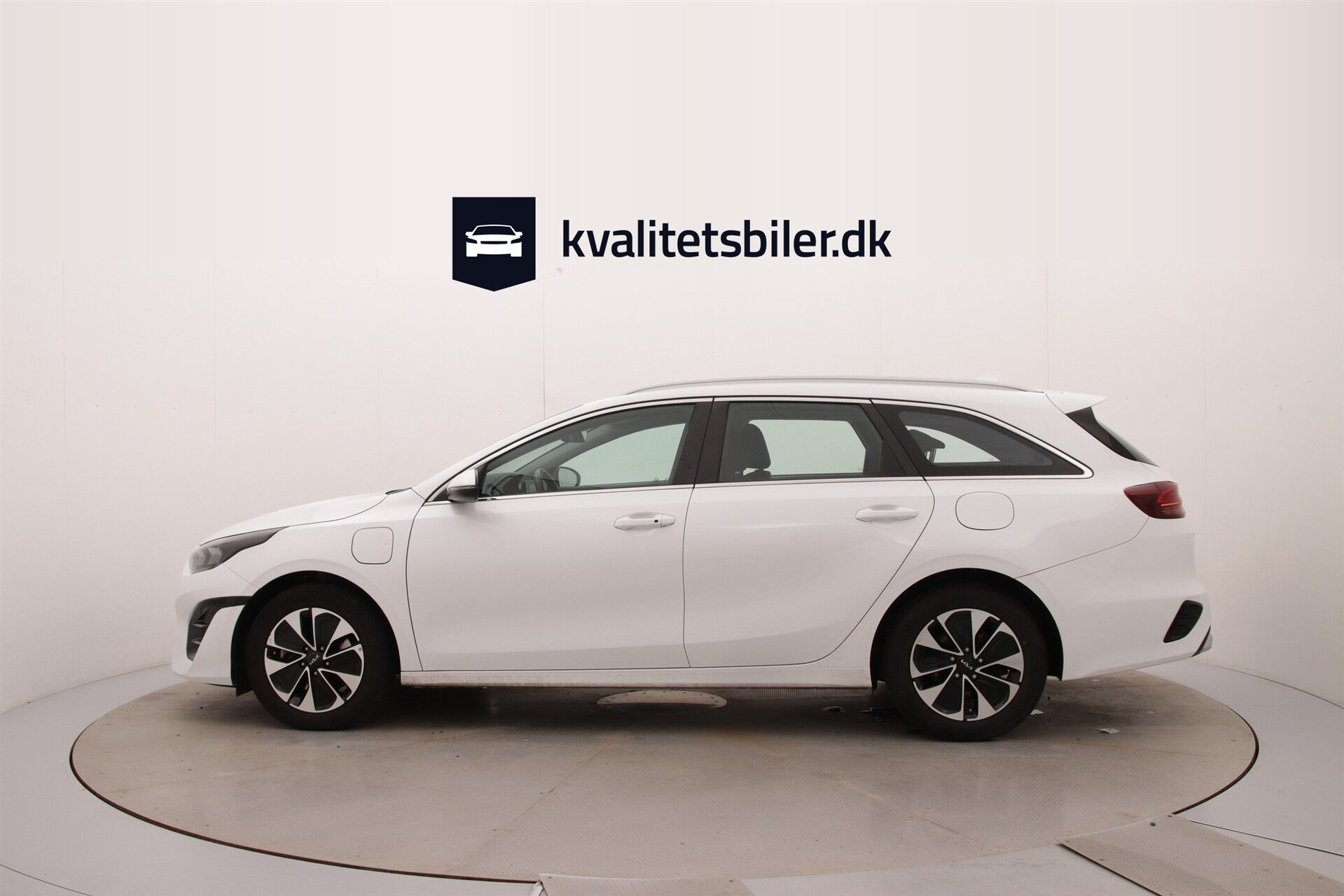 Hvid Kia Ceed fra 2023