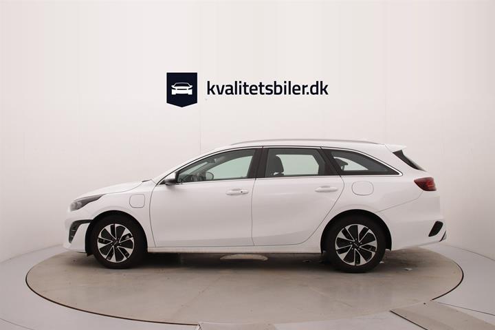 Hvid Kia Ceed fra 2023